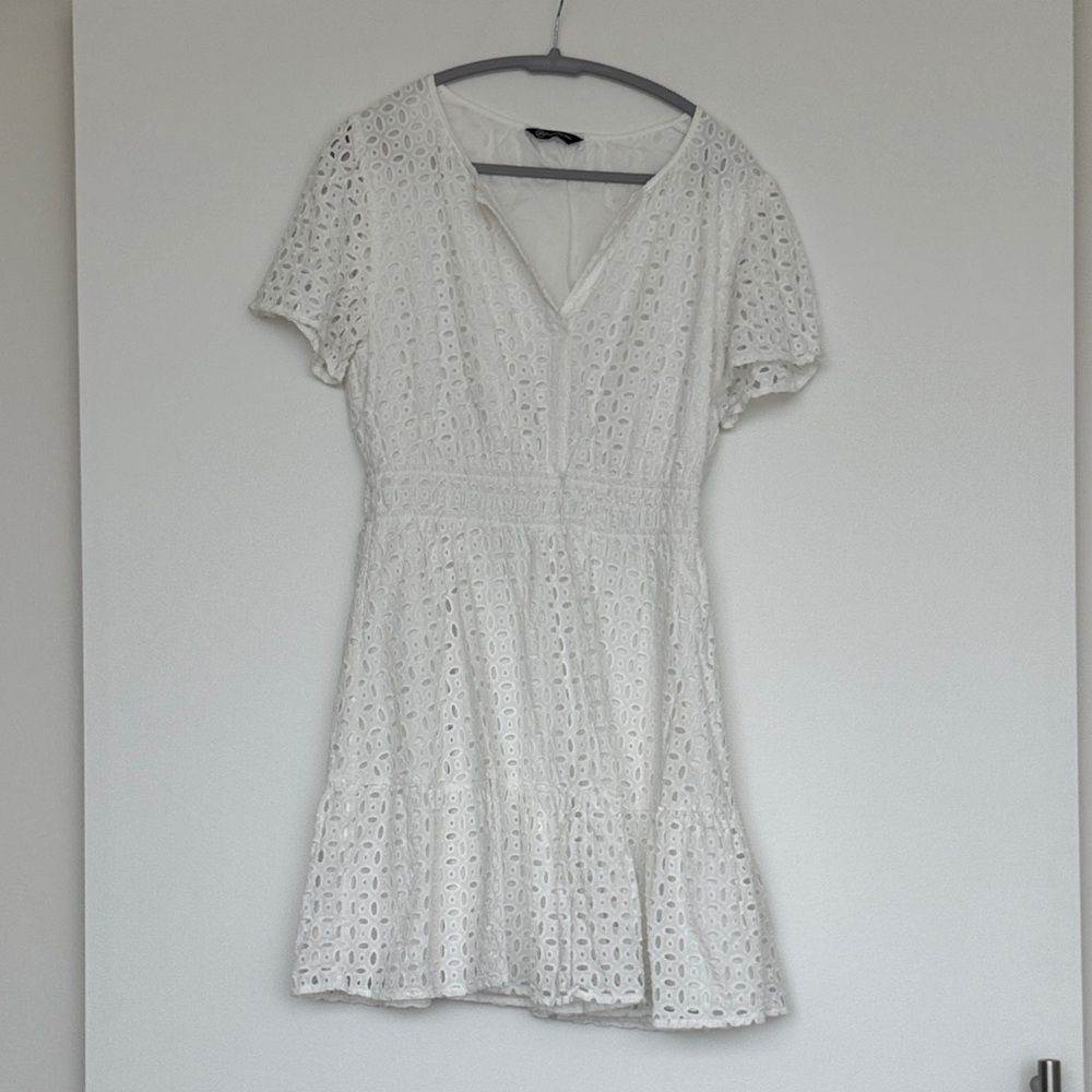 Elegant White Lace Dress